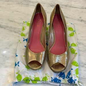 Lilly Pulitzer resort chic wedge gold metallic size 9.5